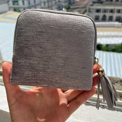 💎 Luxe Velvet Travel Jewelry Organizer – 5-Compartment Tangle-Free Storage Bag with Secure Tassel Zipper ✨