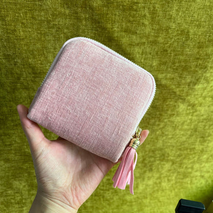 💎 Luxe Velvet Travel Jewelry Organizer – 5-Compartment Tangle-Free Storage Bag with Secure Tassel Zipper ✨